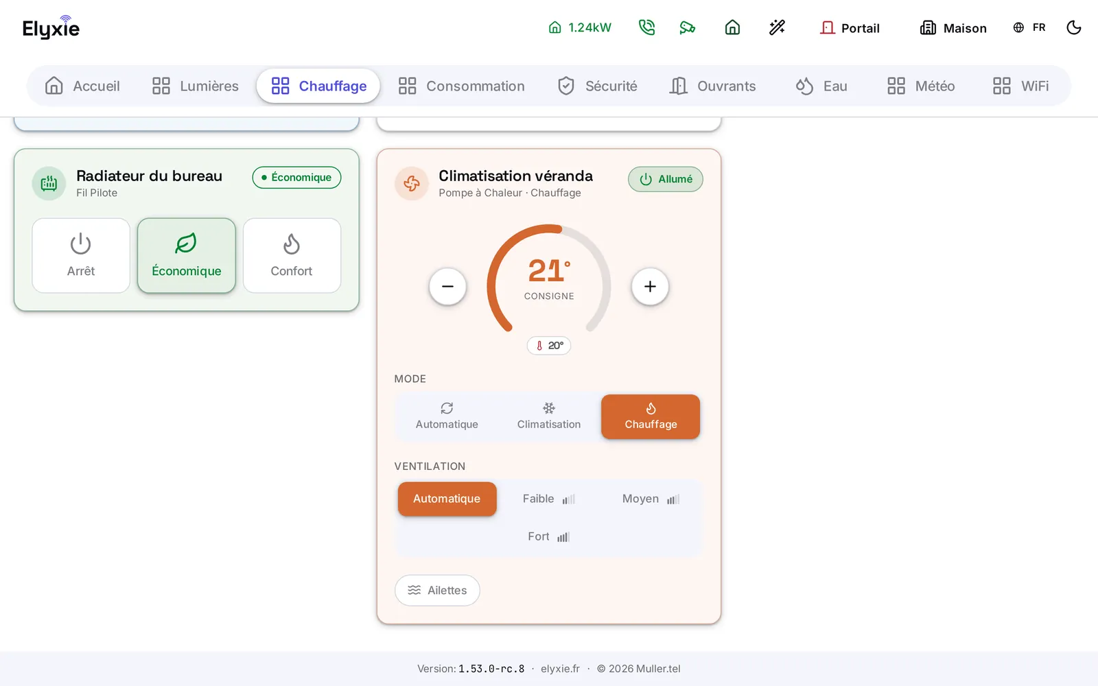 Une pompe à chaleur importée de Home Assistant, avec ses quatre vitesses de ventilation et le bouton Ailettes, à côté d'un radiateur à fil pilote en économique